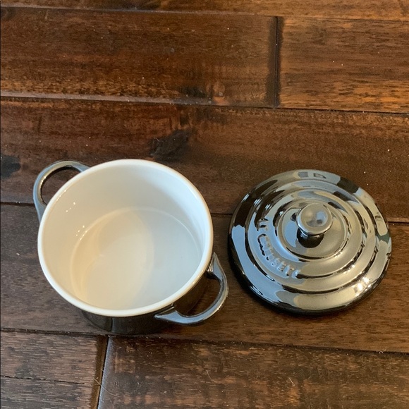 Le Creuset Black Nickel Mini Round Cocotte Casserole Dish with lid NWT - Picture 2 of 5